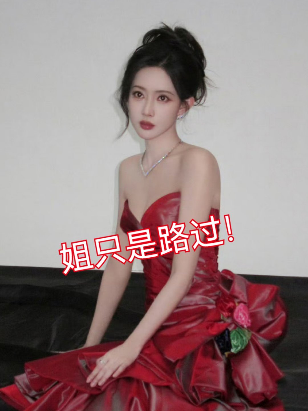 孟子义 从全世界的战斗中路过 李荣浩和单依纯的版权问题牵扯到了躺平的孟子义。网友