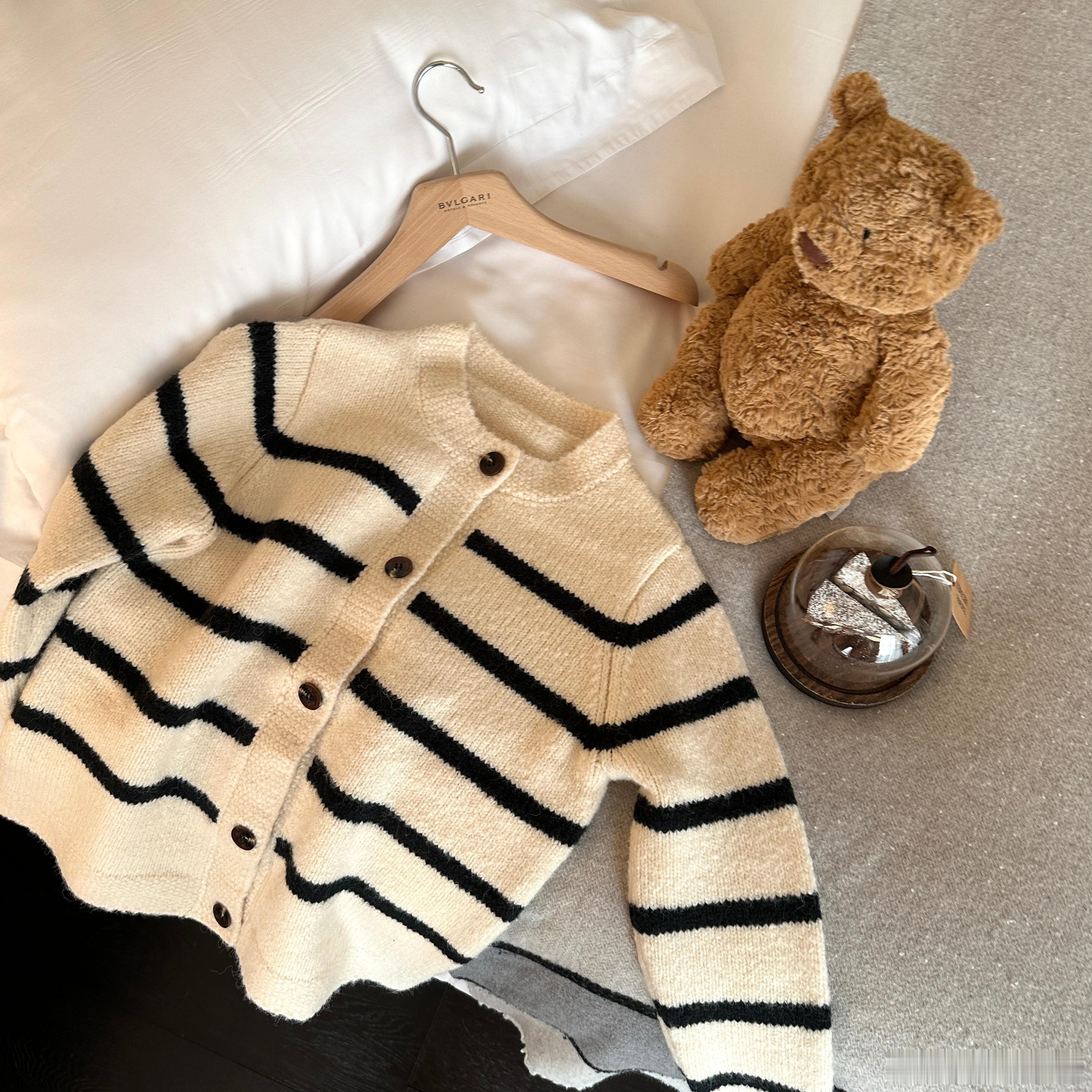 私服Haerin毛衣🐱机理羊毛圈圈纱* 乖甜学院 很沉的分量软糯扎实手感 可以