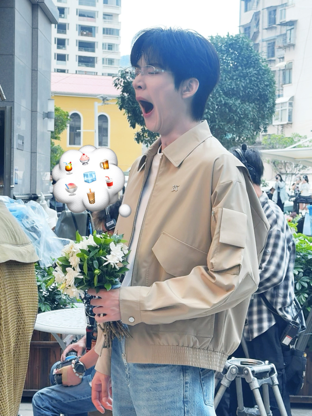 认真讲我跟着打了一个哈欠🥱周柯宇周正 /周柯宇小城春色 ​​​