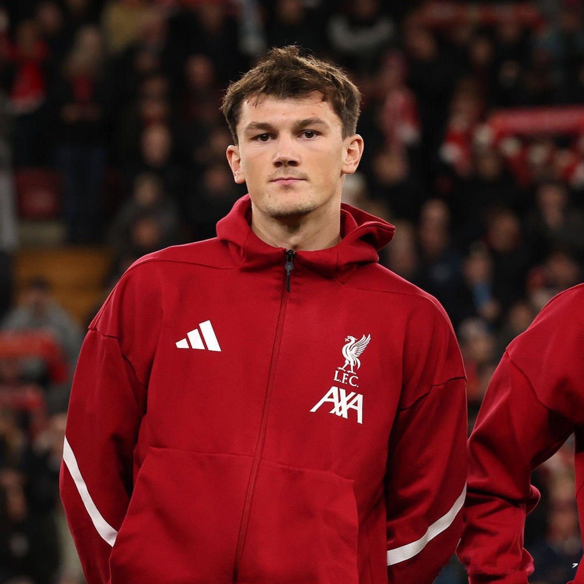 青训推透露拉姆塞和尼奥尼不在U21名单中也就是说有可能入选对阵维拉的比赛名单！ 