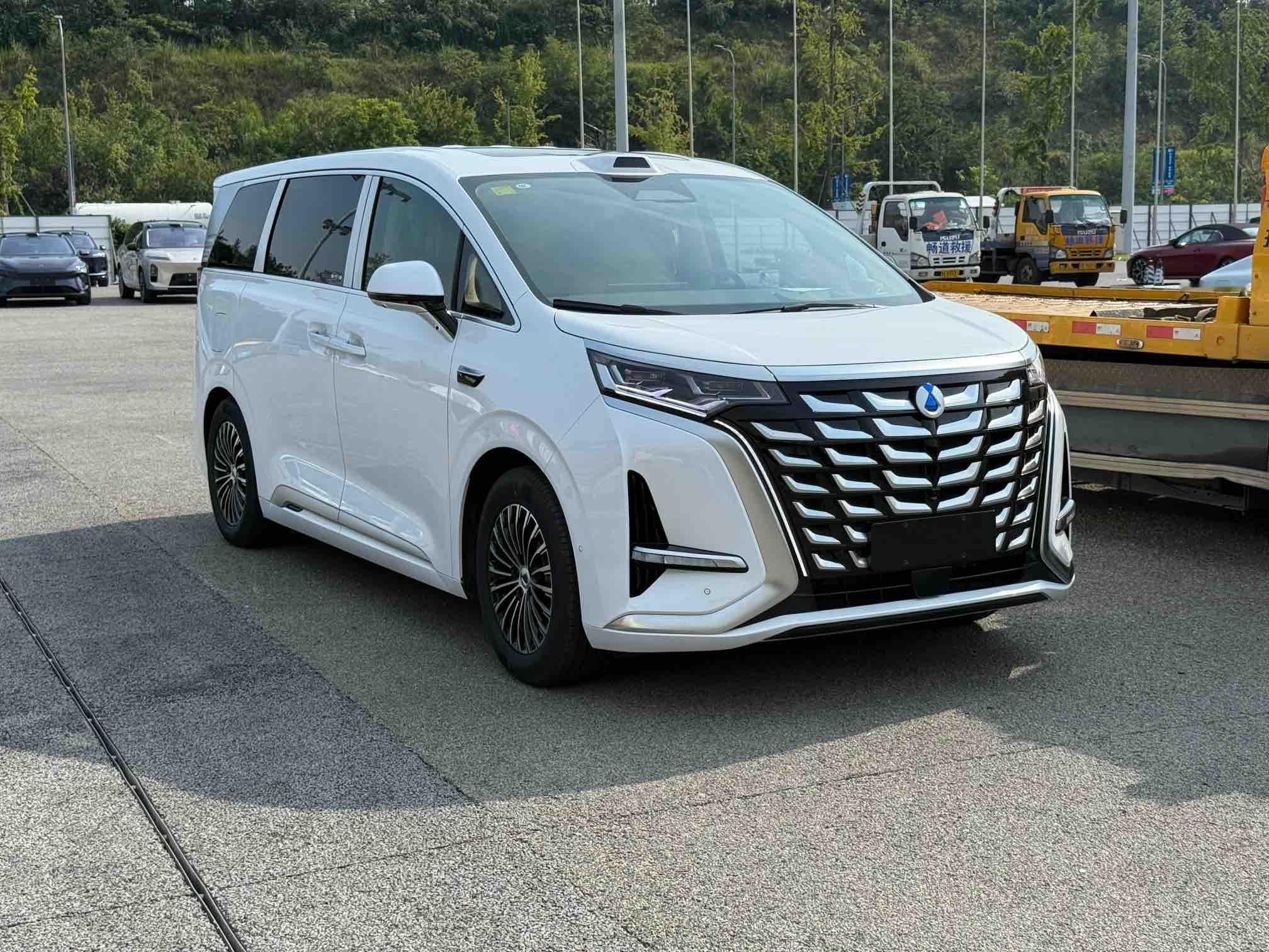 2025成都车展探馆直播进行中！新车热门车抢先看！现在看——腾势D9天神之眼新车