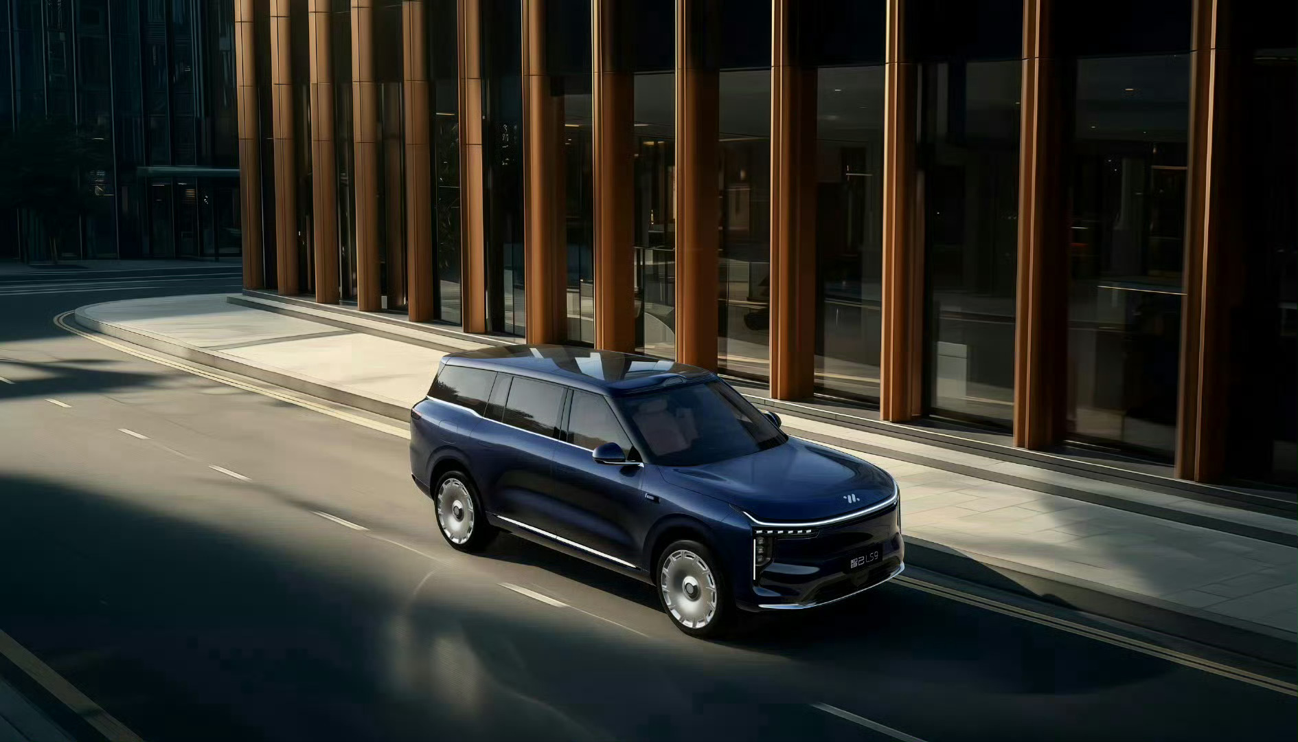 智己LS9要来了  ​​​