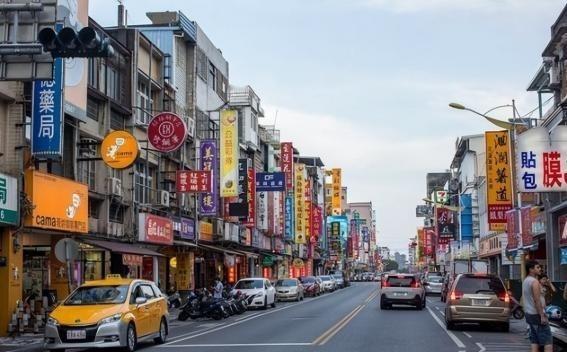 台湾地区郭正亮曾提出问题：两岸统一时大陆要在岛上驻军，那么台湾的十七万军人怎么办