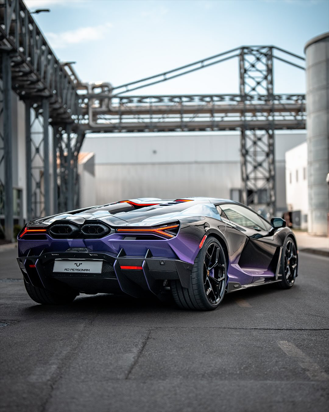 紫色渐变涂装超吸睛，未来感满满！内饰运动座椅+科技仪表，驾驶体验拉满，收藏or赛