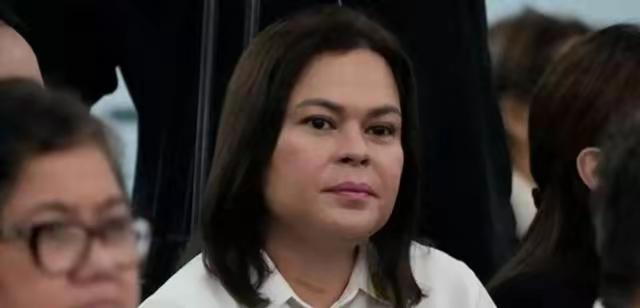 1. 杜特尔特因禁毒行动涉反人类罪被发逮捕令 回国无望：杜特尔特因2016年禁毒