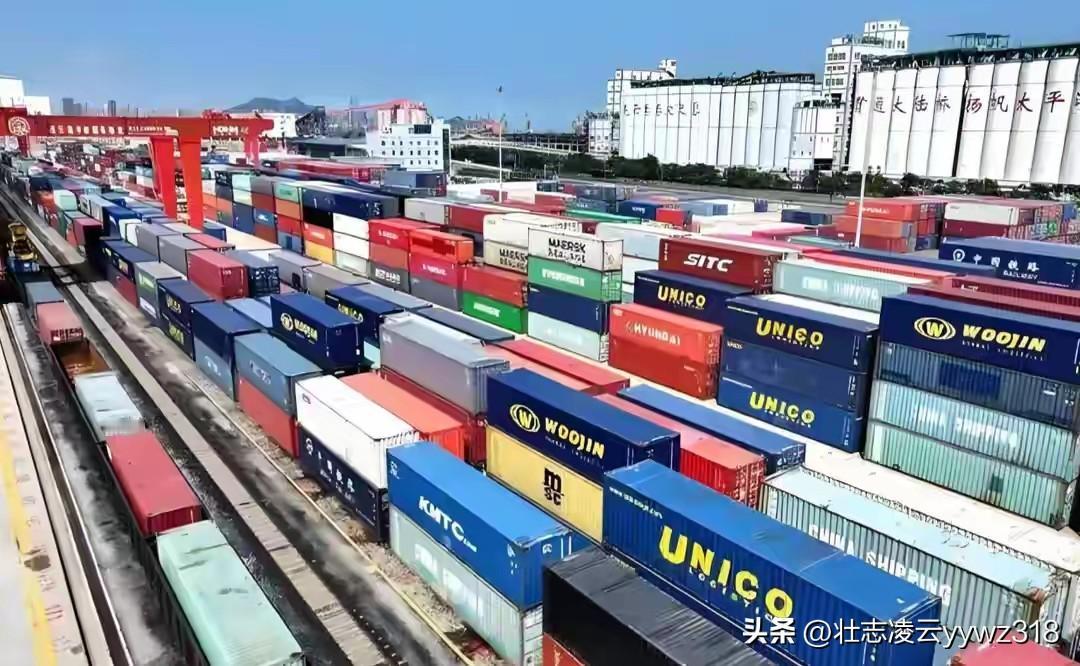 中国货船两天变航母！电磁弹射现场震撼全球

2026年1月6日 上海长兴岛三号码