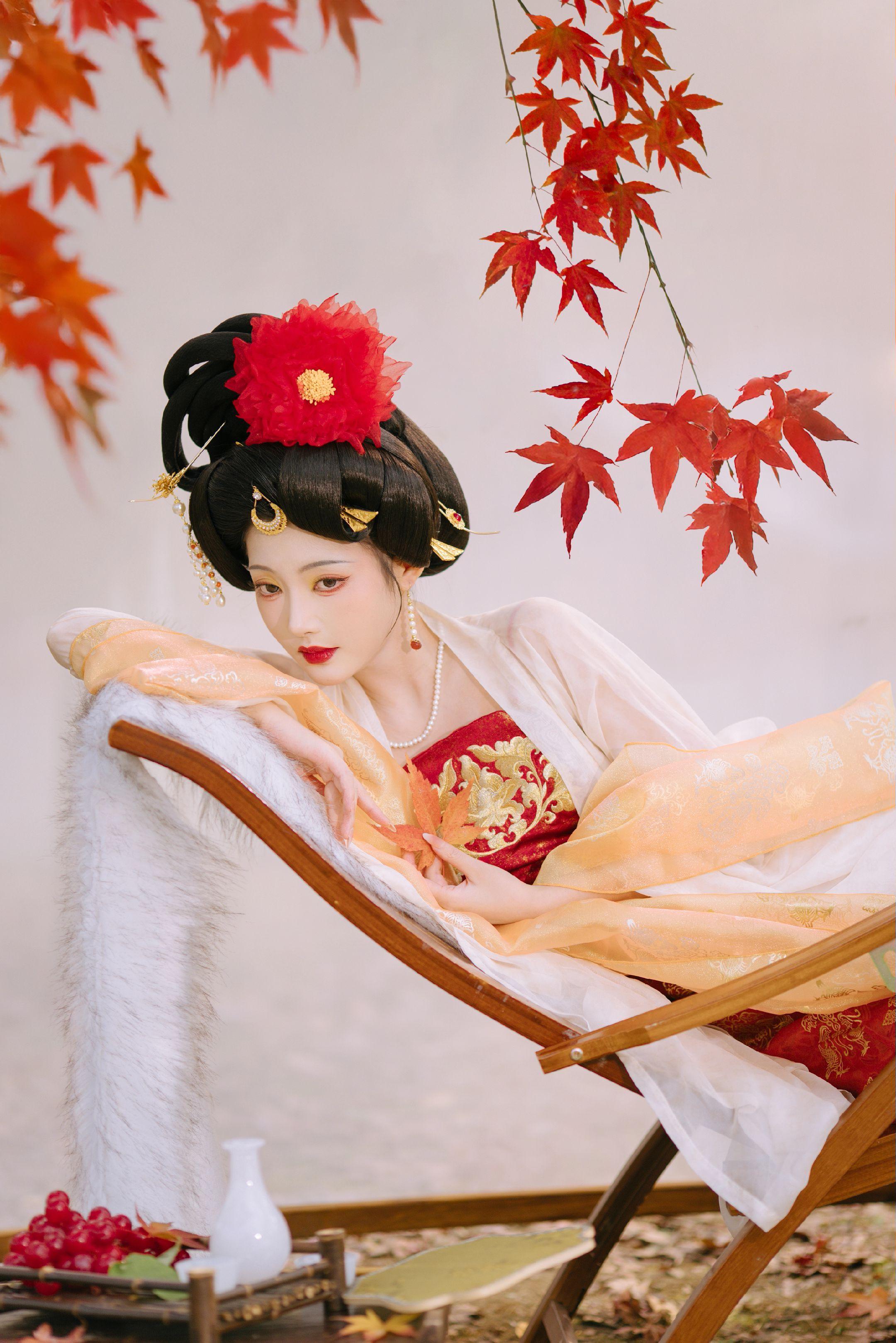 好一幅美人画卷～