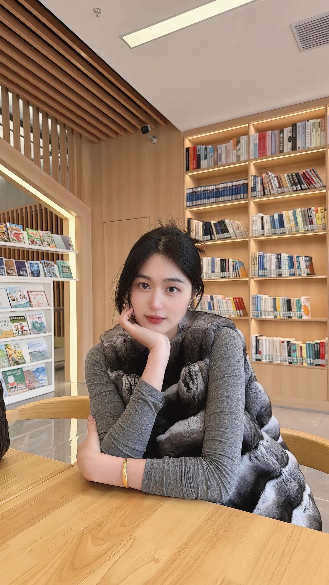 心中所向，定能如愿！美女的魅力能有多大？ 美女的美丽瞬间分享 女孩子怎么穿搭既时