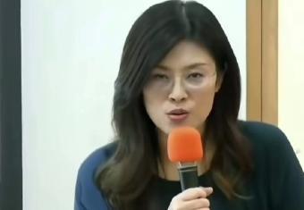 近日，台湾国民党主席郑丽文到东吴大学和学生们交流。遭到青鸟刁难，一名青鸟男学生问