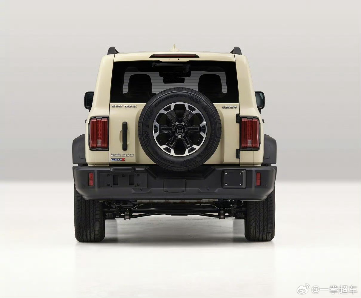 新款坦克300比老款好看不少，现在hi4 t的的价格已经很香了。新款不仅更好看还