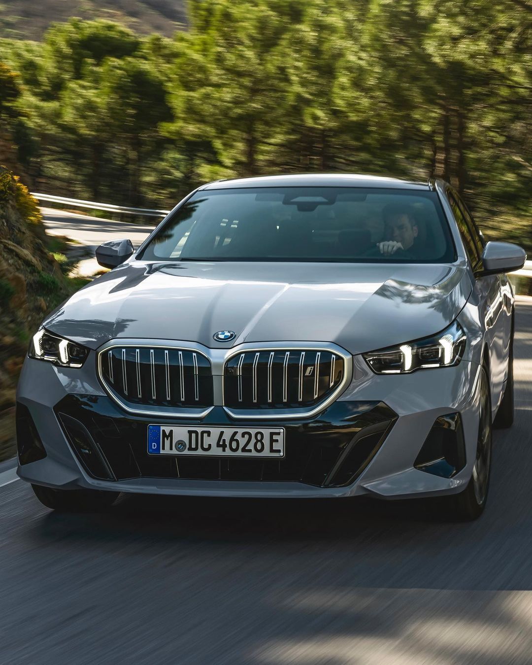 全新一代宝马5系（G60）、宝马i5（G60 BEV）终于发布了，跟之前曝光的差