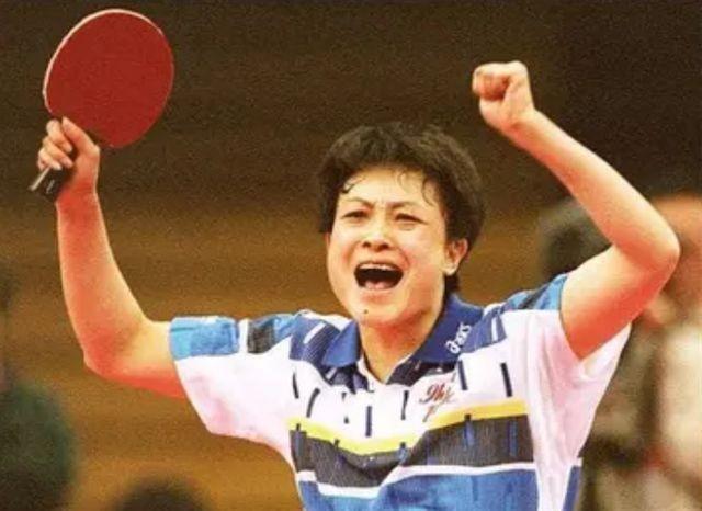 1987年，世界乒乓球锦标赛上，何智丽公然违抗教练让其让球的命令，击败队友赢得单