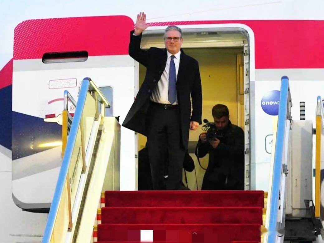 英国首相斯塔默抵达北京！
访华竞赛白热化，新年刚开始就这么热闹了吗！西方一个个都