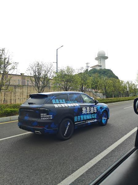 真没想到，在贵州这段九曲十八弯的山路上遇到一辆奇瑞路测车，一系列操作给我看傻了：