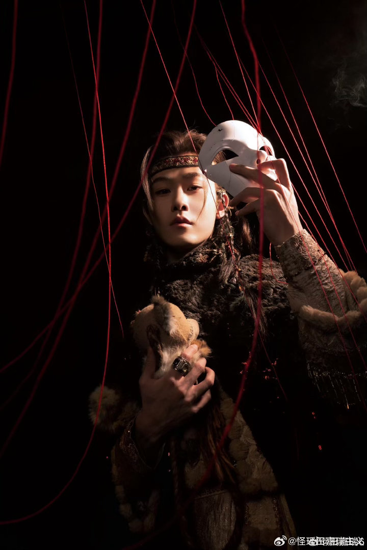 田嘉瑞请大家好好爱剧田嘉瑞与月鳞绮纪双向奔赴一部作品的诞生，藏着太多人的心血与坚