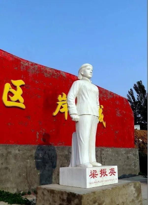 一女战士被日军残杀后，两参与杀害她的鬼子兵莫名死亡，一鬼子死前还惊呼：“那女八路