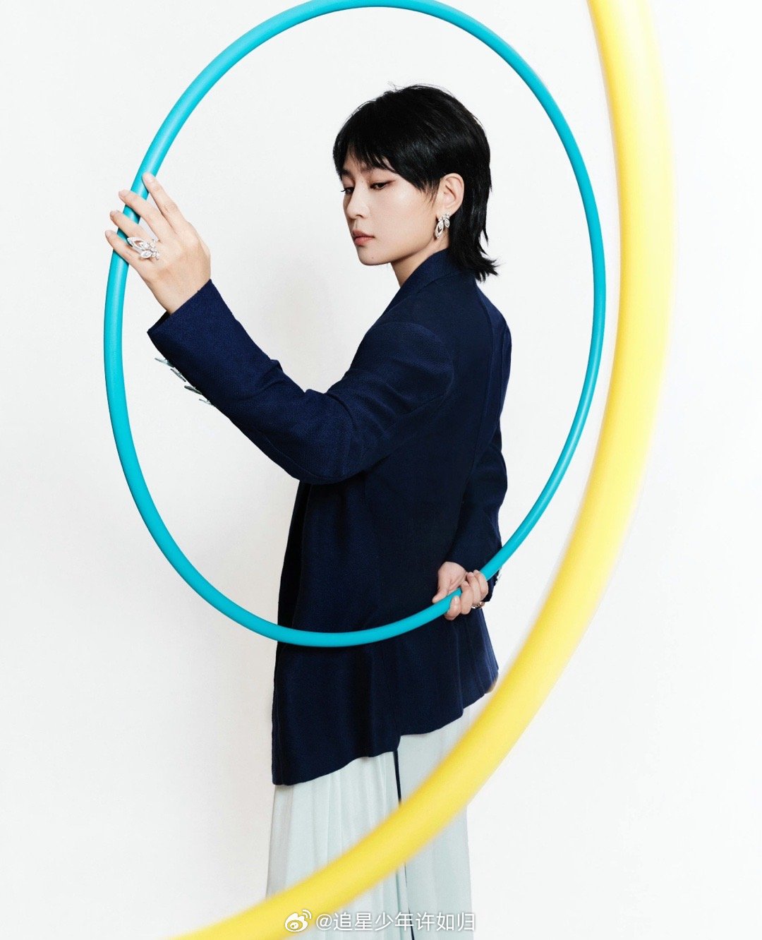 周笔畅就已经用AI写歌了 刷到她之前在798跟AI合作《失语症》的事，有点意外。