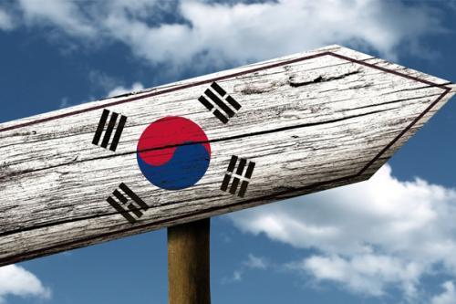 韩国对华暂时性免签，的确是一张好牌，但是在这个国内反华情绪高涨的时候打出来，是不