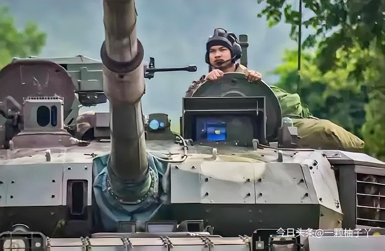 泰军的中国产VT-4坦克最近算是火出圈了——作为中式外贸坦克首次实战战损，最逗的