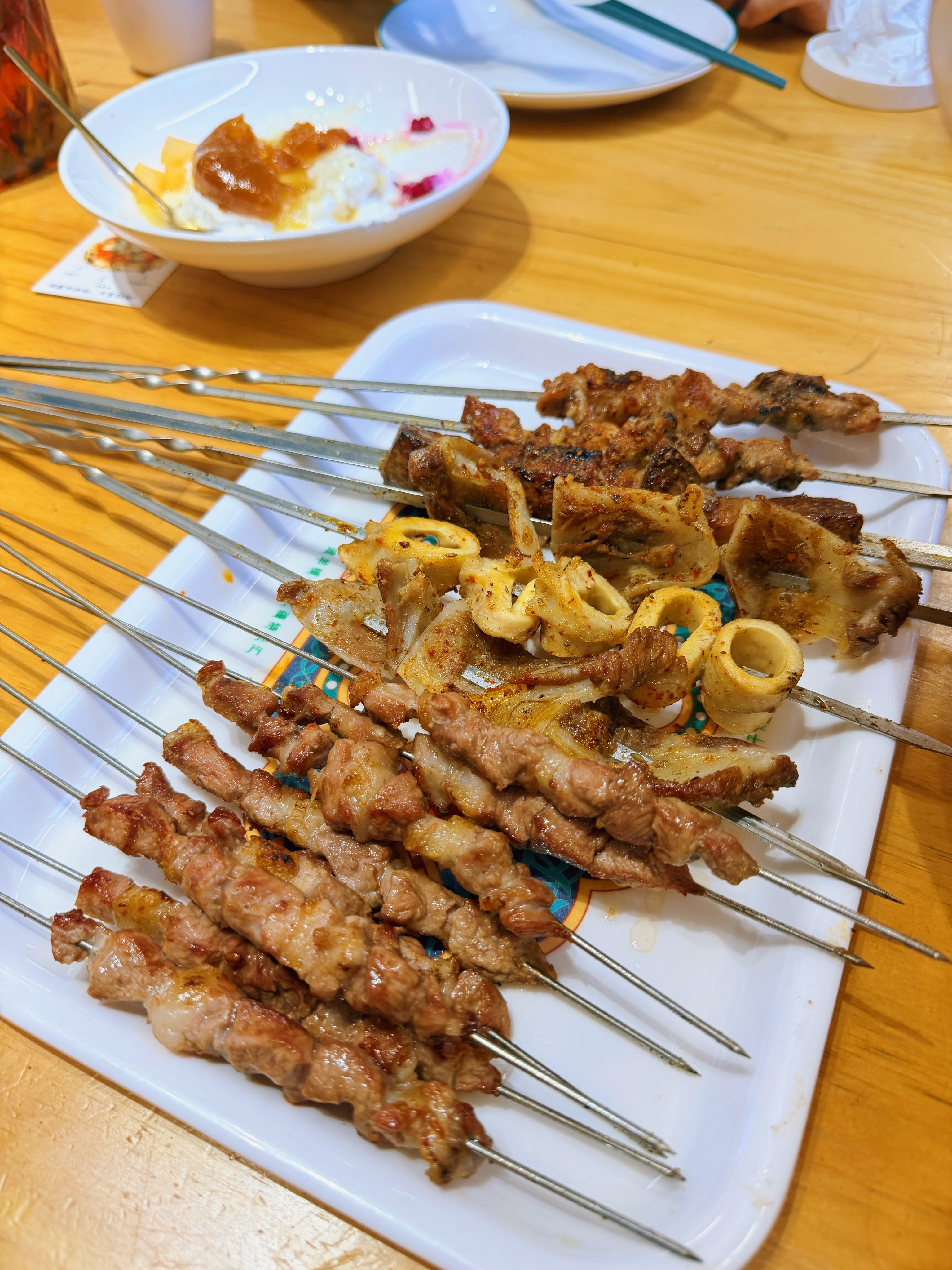 滩羊铺子的串好吃，但已经打不过艾克了。披萨是真的离谱美味[笑cry] ​​​