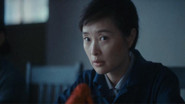 凌玲三次警告樊胜美的妈 一个从“小三”变法官，一个从“樊家吸血鬼”变法庭闹事者。