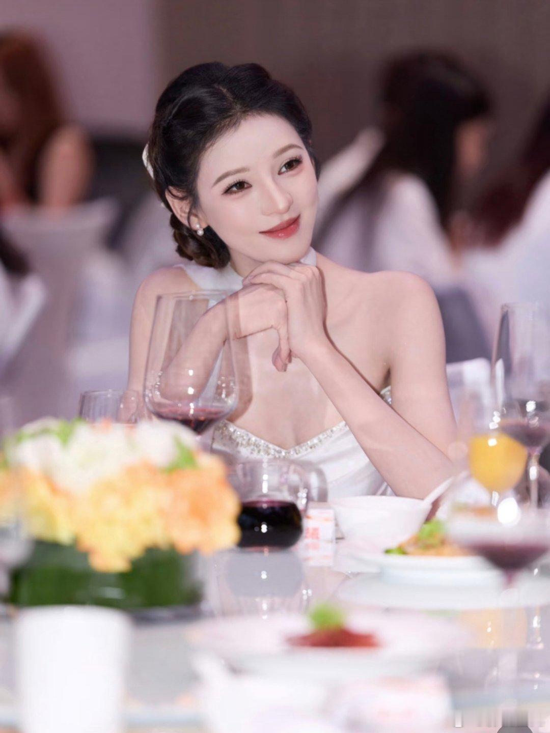 张予曦说姐们不要脸了伦敦合伙人伦敦合伙人这段太好笑，张予曦给自己做心理建设，街头