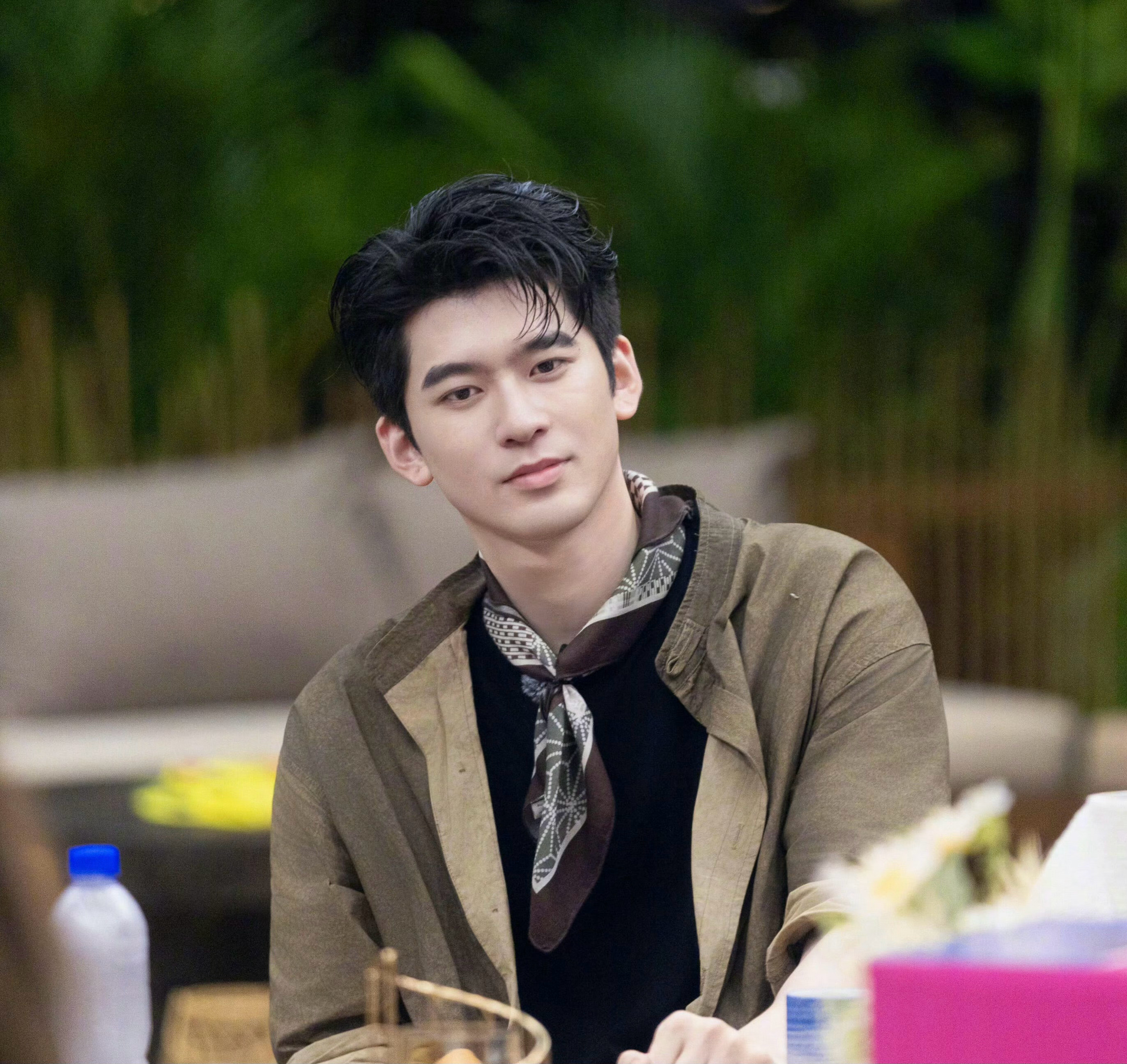 浓颜帅哥？赵恩达 内娱00后浓颜帅哥上新了