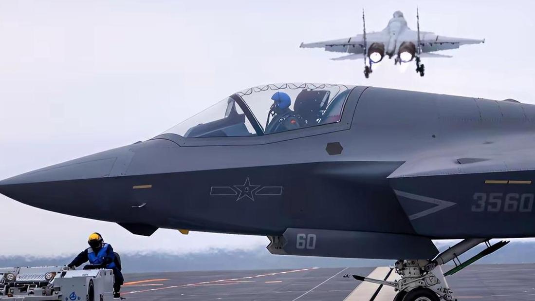 “福建”号航母歼35隐身战机，座舱下方的小编号60，进气道外边的大编号3560，