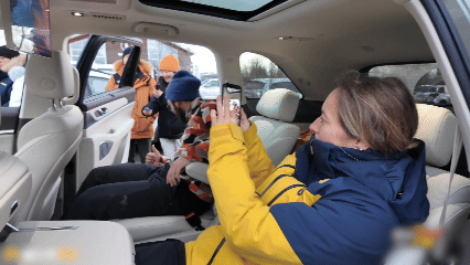 中国车一箱油直通北极圈在冰岛发现绿牌车 这次极至之旅太有意义，驾驶中国新能源穿梭