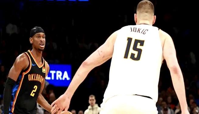 NBA官方刚刚更新的MVP榜单，像是在刻意回避某种显而易见的真相。
文班亚马面