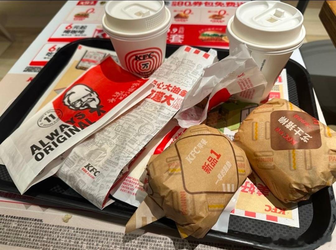 困到灵魂出走，靠一顿早饭强行续命 