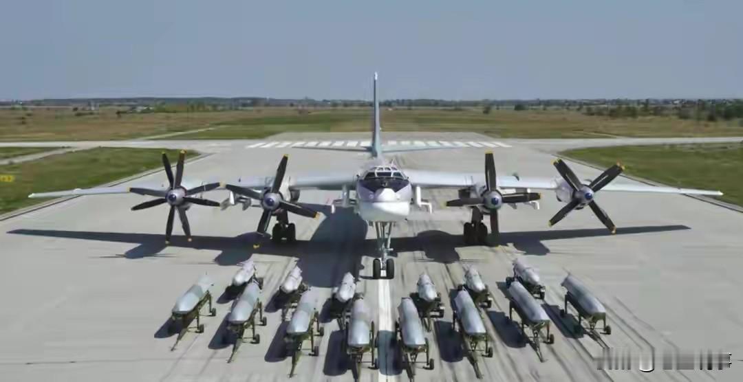 大结局要来了！30枚导弹击中，43架大轰在远东集结，普京不想拖了

近期俄乌冲突