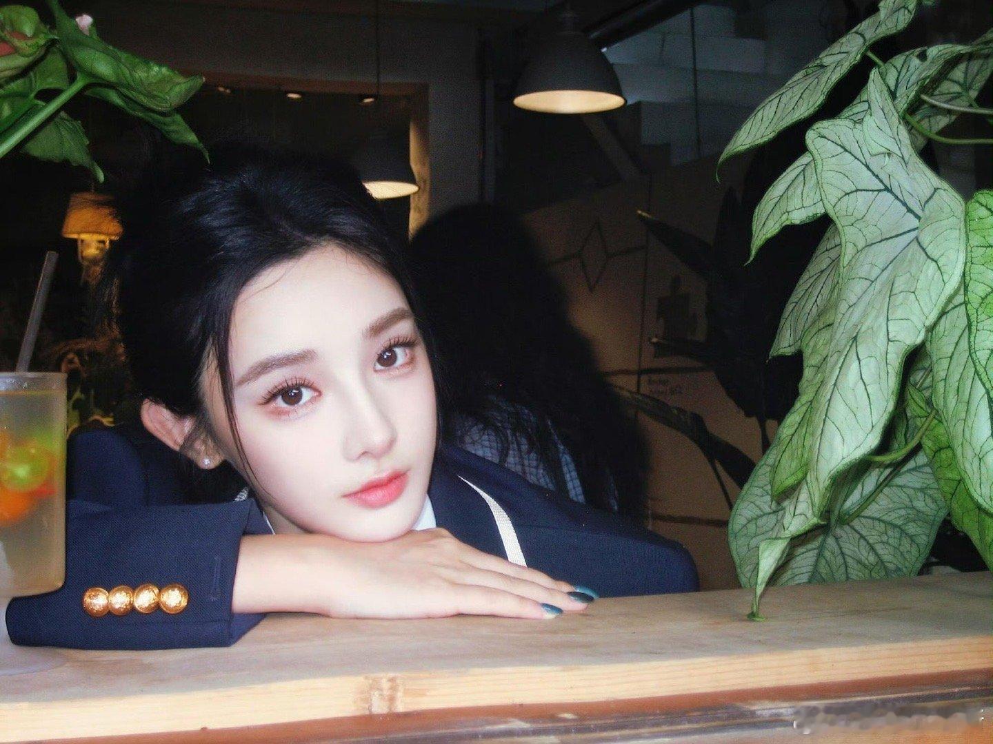 彭小苒的坦诚让人感动！即便在事业上升期也会自我怀疑，但正是这份清醒和谦逊，让她不