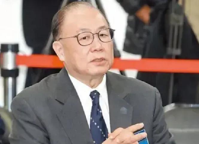 台军退役司令陈永康最近说了句大实话：台自造潜艇“海鲲”号明年海试，人员若没受过专
