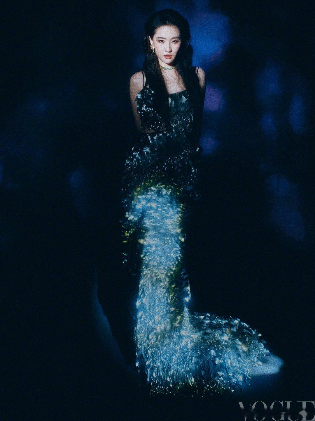 继续内页大片✨VOGUE二十周年女演员群像封面VOGUE二十周年多元之美大片 ​