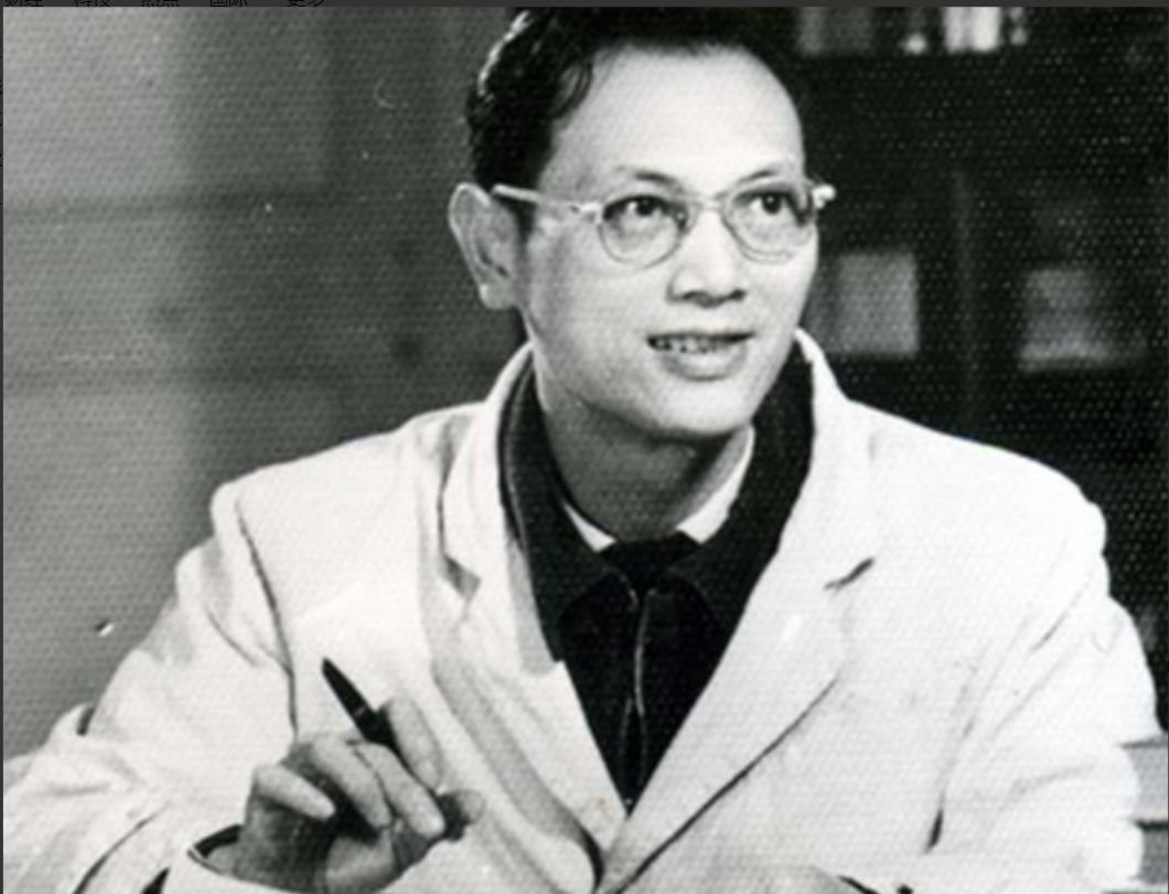 1993年，已经70岁的中科院院士陈彪，早上晨练后回到家中。他吃完早餐后，穿上外