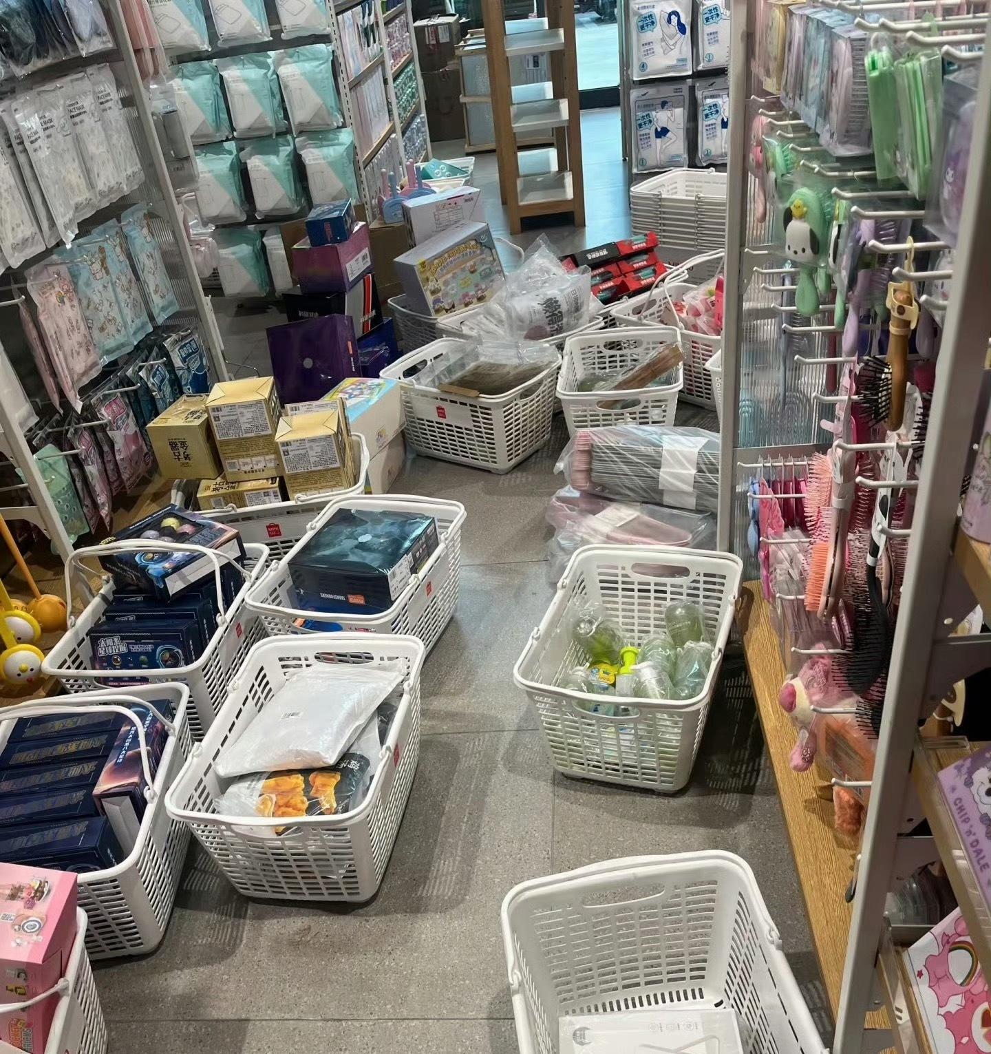 人一旦决定开始省钱每次决定省钱之后感觉物欲都变低了，虽然只能保持一阵子[笑cry