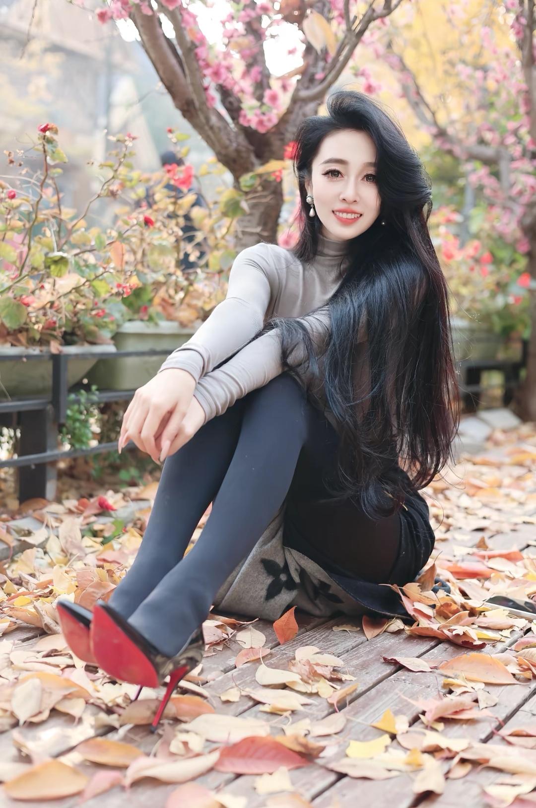 秋叶落，美人笑