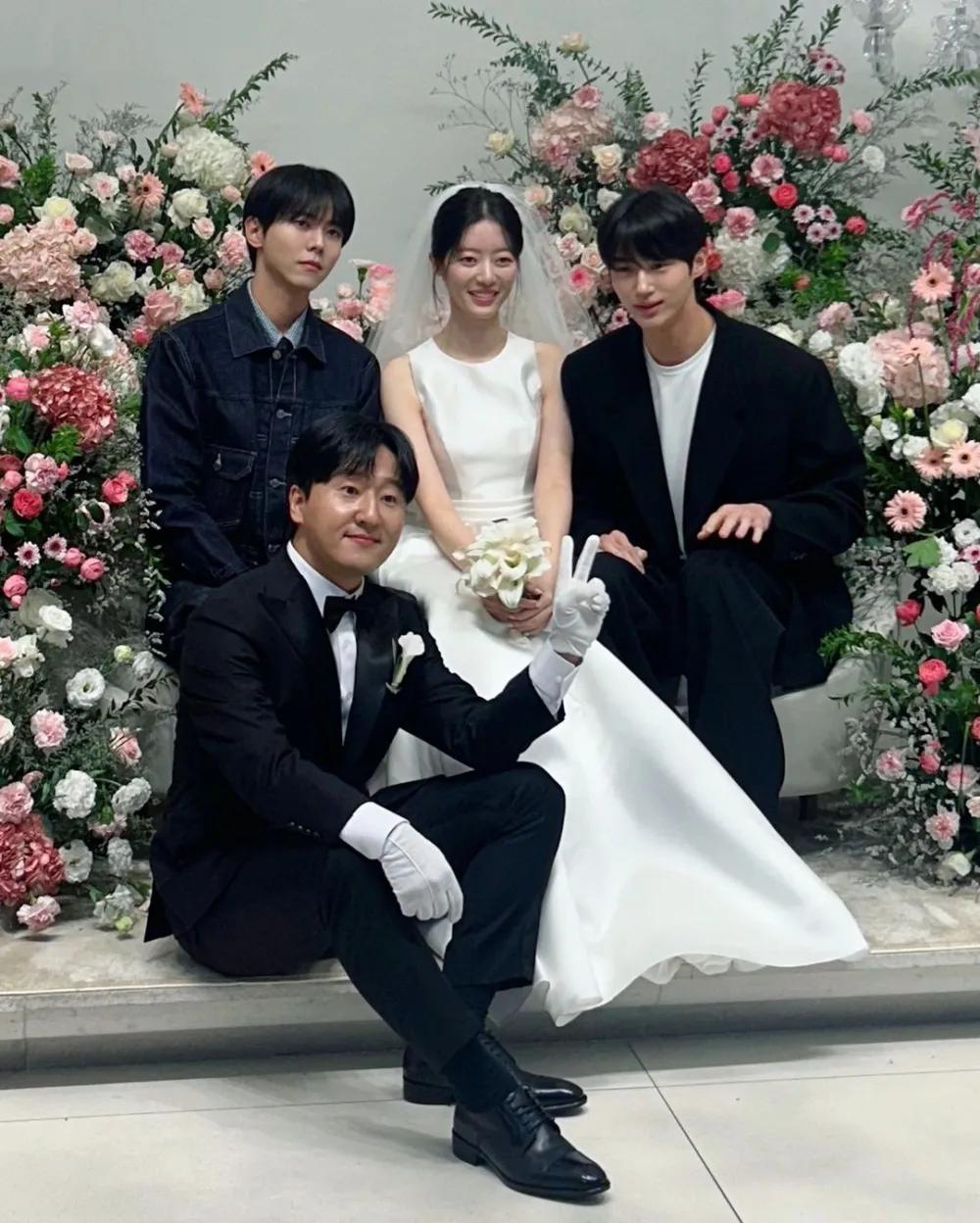 边佑锡现身友人婚礼粉丝羡慕她！李圣经唱祝歌还cue朱宇宰僵尸乱舞



边佑锡日