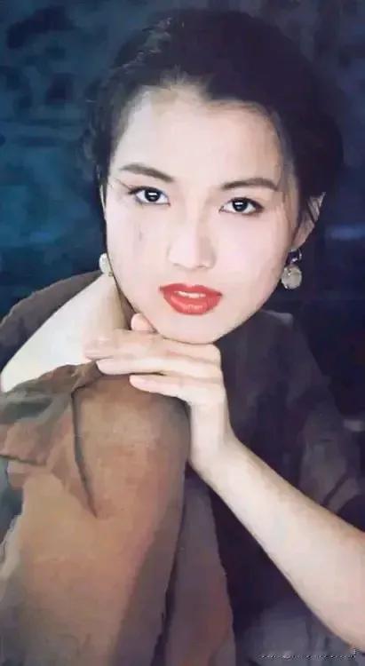 女明星血气充足风华正茂的时期
猜猜她们是谁？