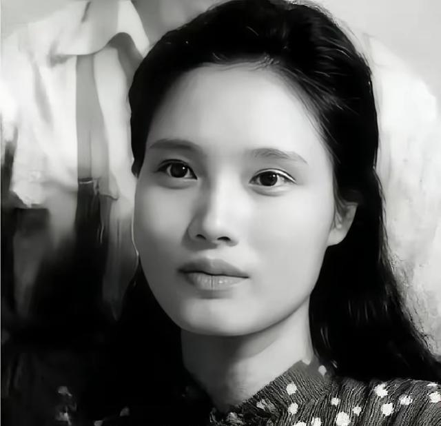 1963年，台北马坑刑场，一对来自莆田的夫妻，紧紧挽着手走向刑场，丈夫突然轻声对