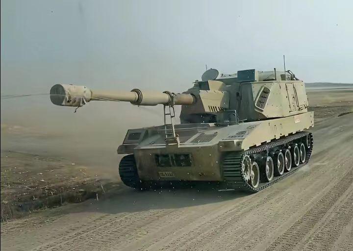 新履带现身出口改进型155mm自行榴弹炮