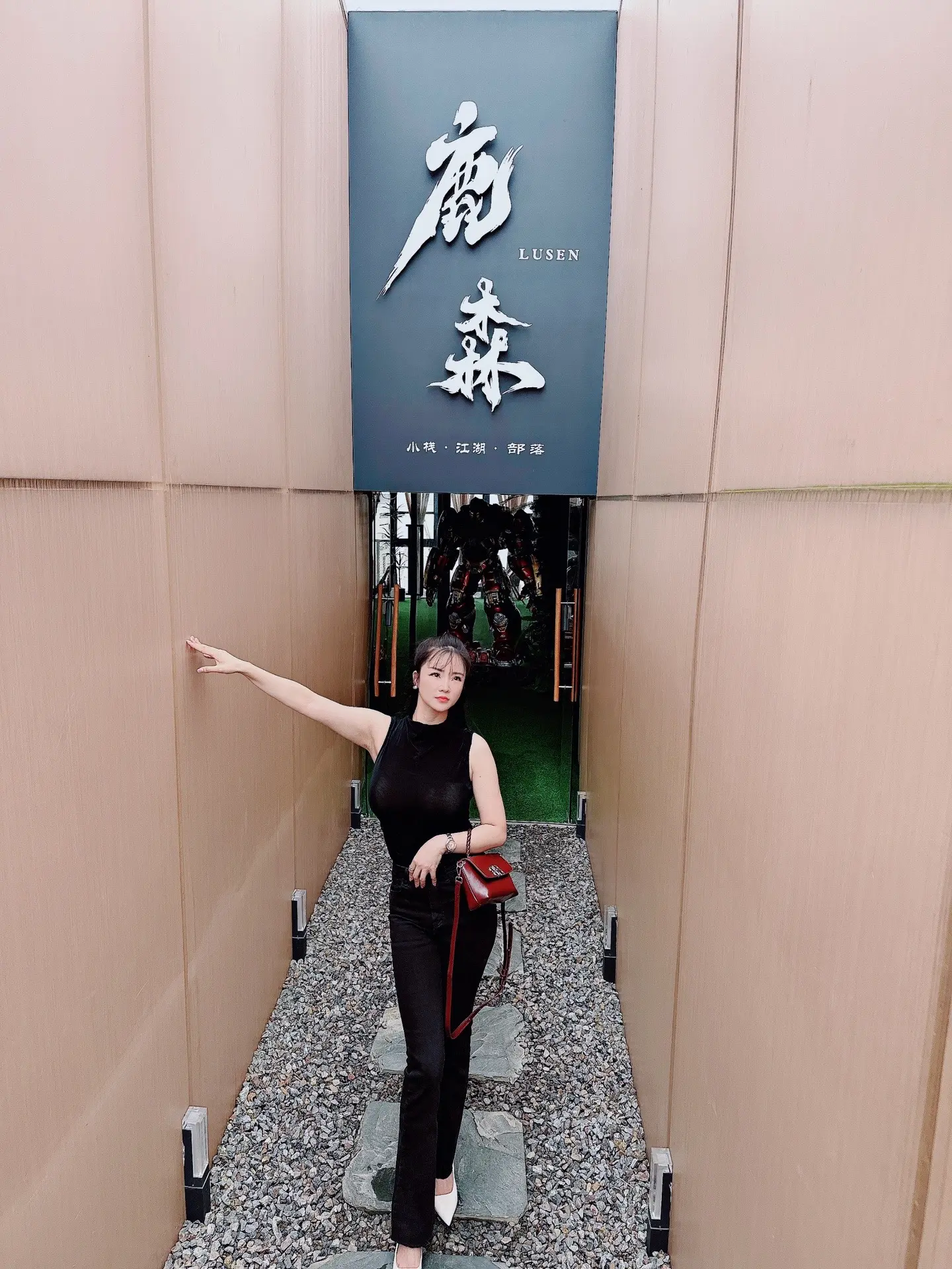 寒江孤影,江湖故人,相逢何必曾相识。