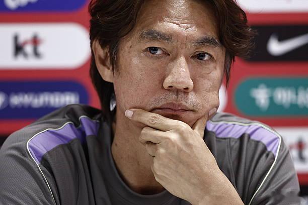 韩国队 韩国球迷的反应是不是过于激烈了？互联网上甚至有人对韩国队主教练洪明甫发出