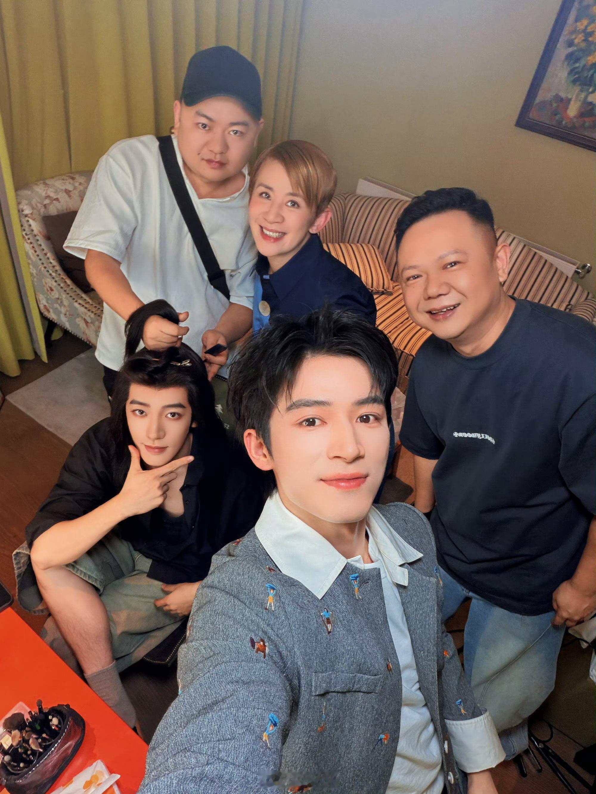 邓为镜头里的林依晨好甜花儿与少年邓为在秘鲁直接化身专属摄影师，抓角度一绝，把林依