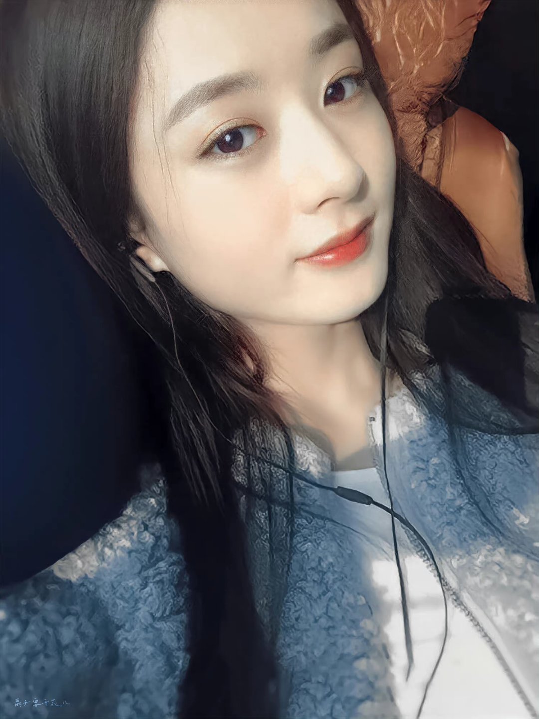 赵丽颖与凤行 zly赵丽颖乔妍 晚风轻轻掠过肩头，咫尺距离暗藏难言心动，温柔尽数