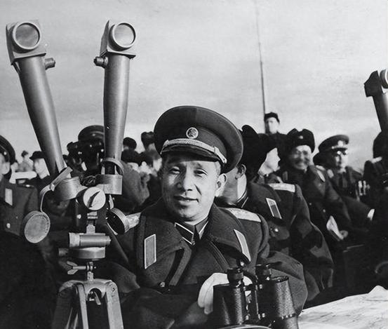 没授予军衔，但也能统兵打仗的军事家，都有谁？
“1955年9月27日清晨，中南海