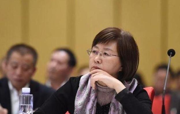 美国慌了，中国出了一位比导弹还可怕的女人！谁能想到，中国的东风17导弹出自她之手