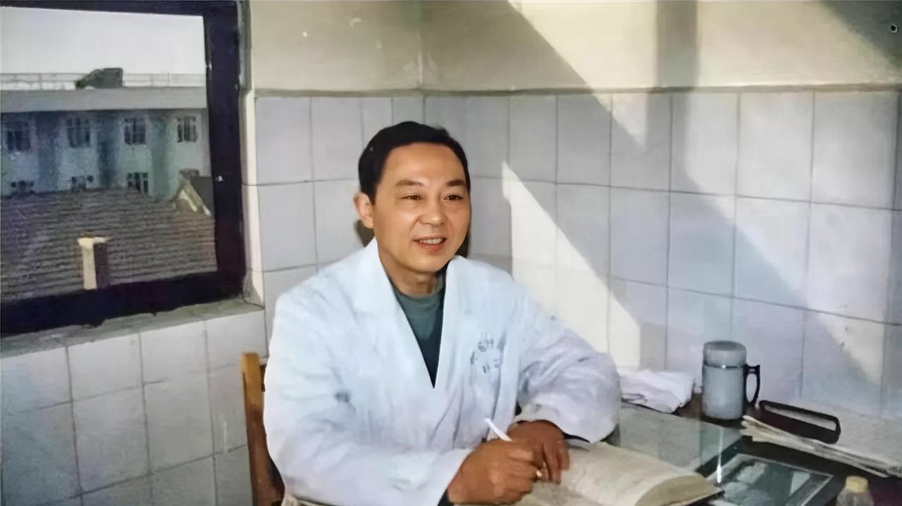 1970年，徐州的一个医生趁妻子不在，偷偷服用了4克毒性极强的曼陀罗花，你可能以