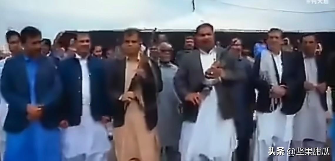 伊朗边民不允许库尔德作乱，伊朗边境俾路支山民武装发视频称，他们要保卫伊朗领土和主